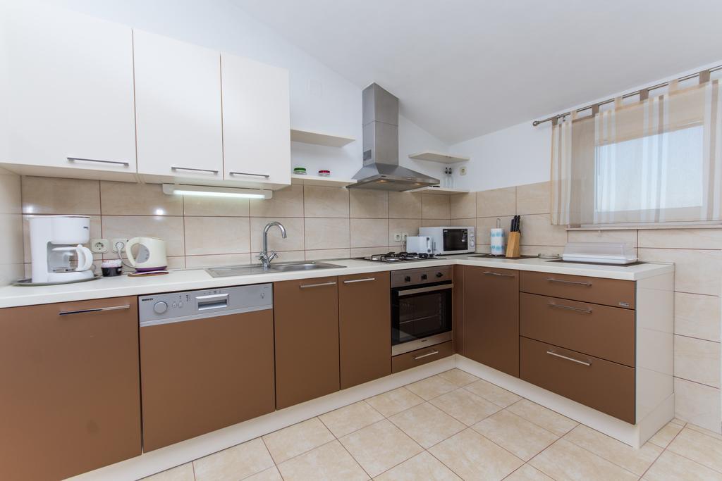 Apartments Barba โตรกีร์ ภายนอก รูปภาพ